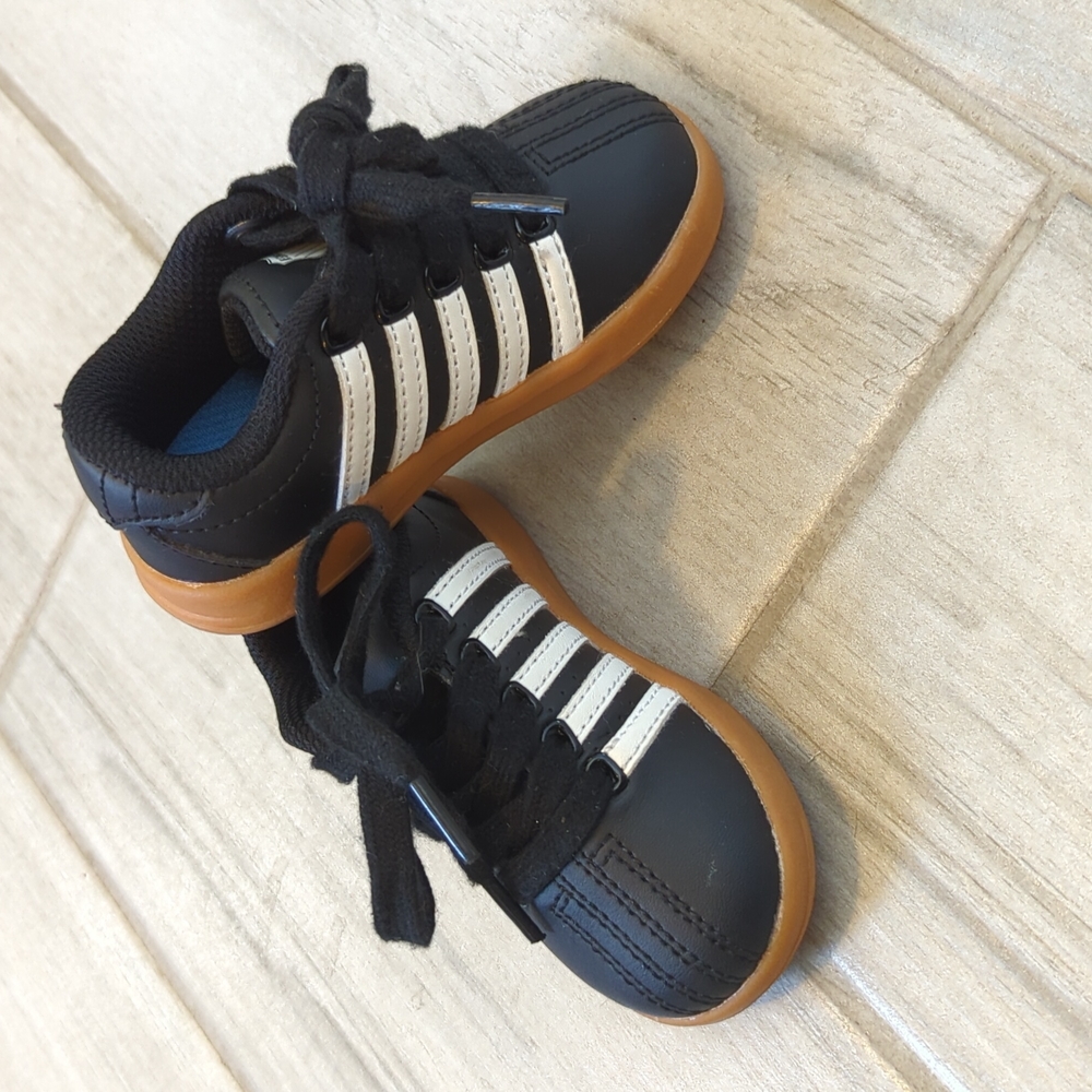 K-Swiss Infant Sneakers, Black & White, Size 5